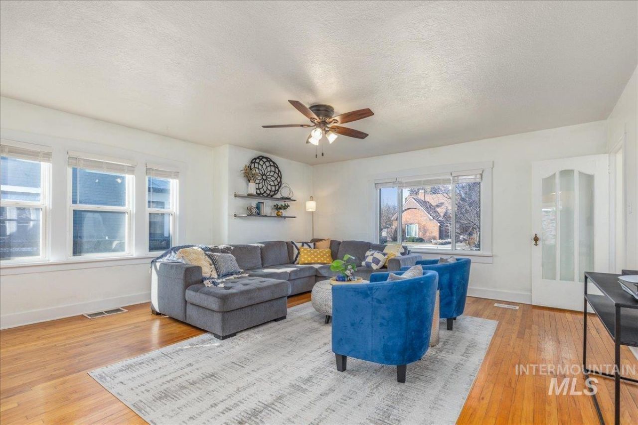 308 17th Avenue S, Nampa, ID 83651 Main Photo