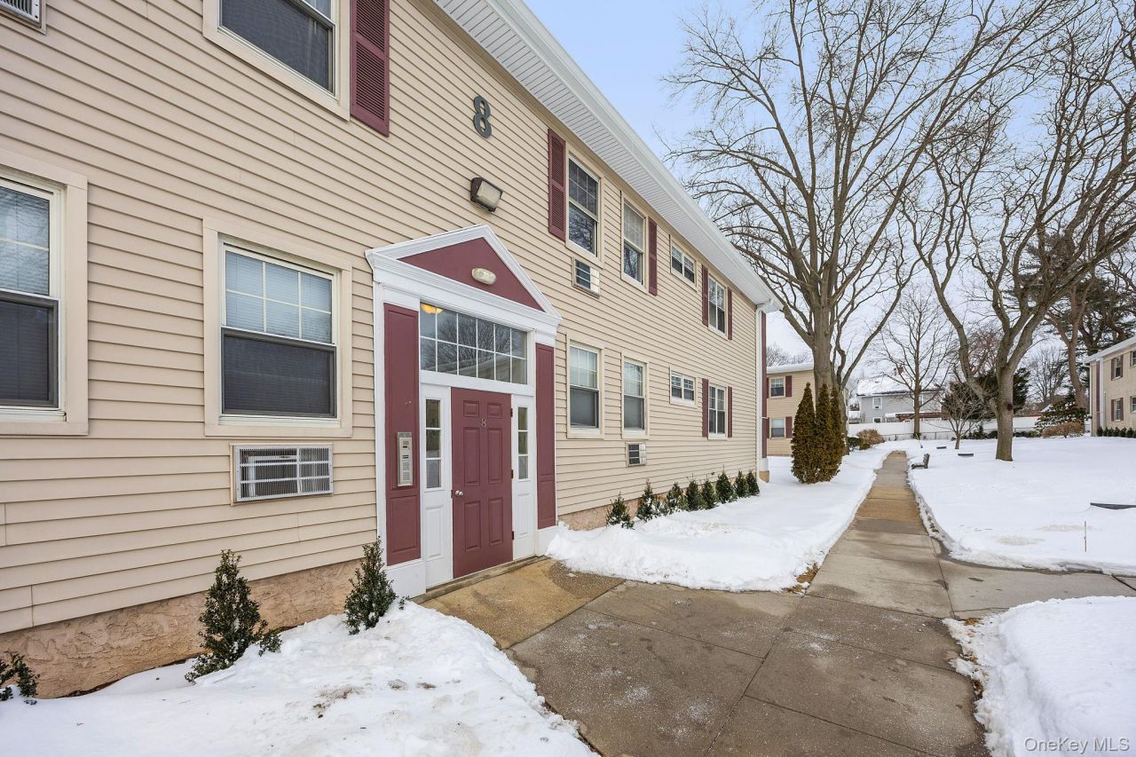 324 Post Avenue, Unit 8F, Westbury, NY 11590 Main Photo