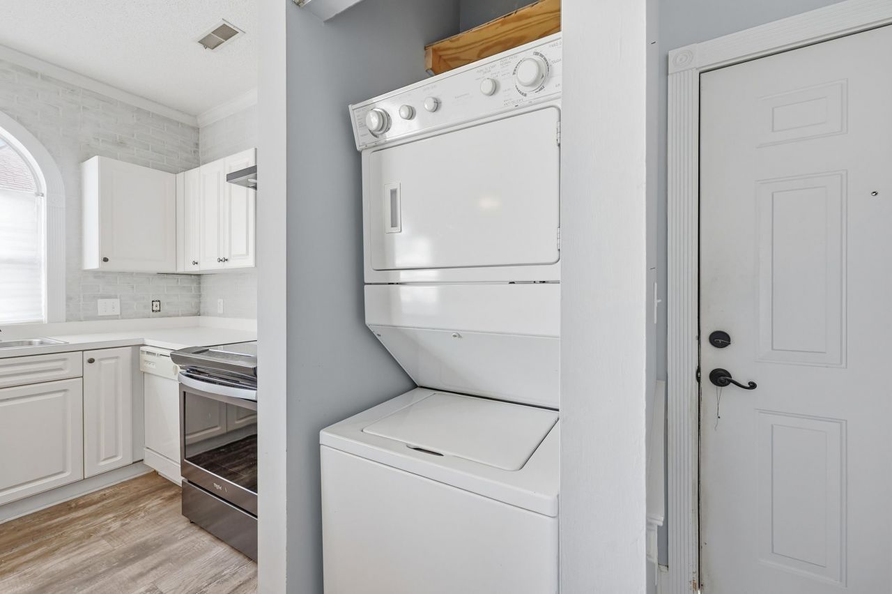 4251 Hibiscus Dr. Photo 10