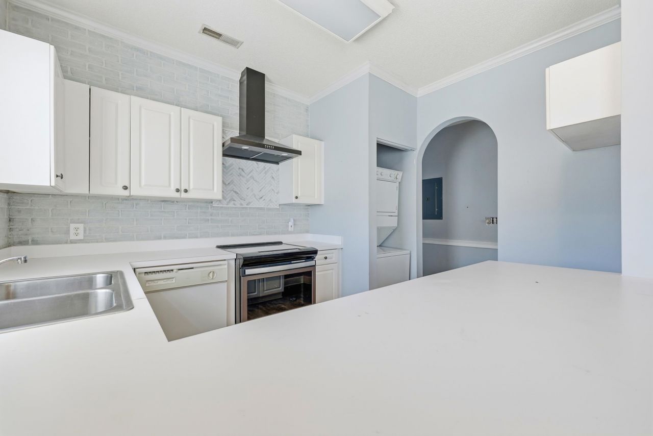 4251 Hibiscus Dr. Photo 12