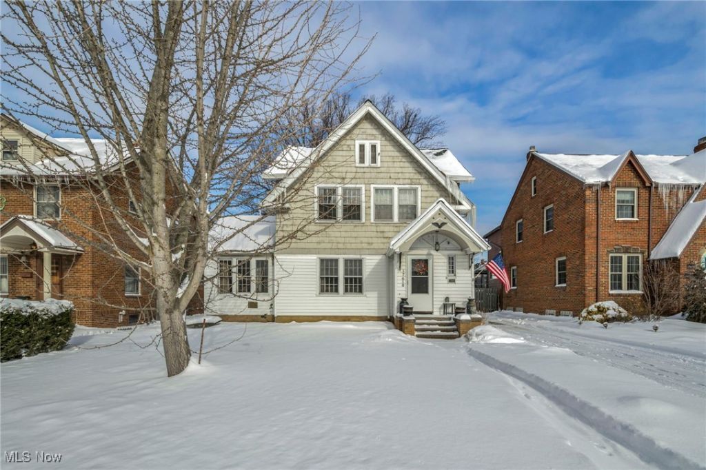 17610 Narragansett Avenue, Lakewood, OH 44107 Main Photo