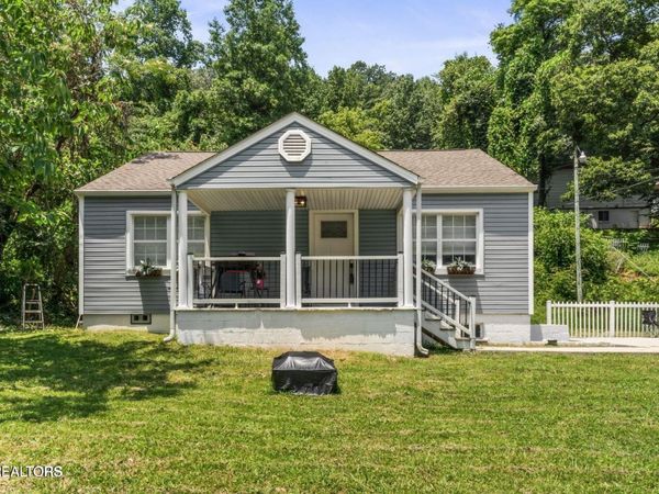 632 W Tri County Blvd , Oliver Springs, TN 37840