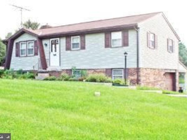2049 ROBIN DRIVE, MANHEIM, PA 17545