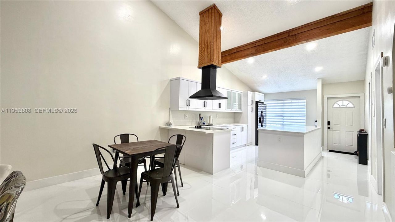 10271 Oleander Ct, Pembroke Pines, FL 33026 Photo