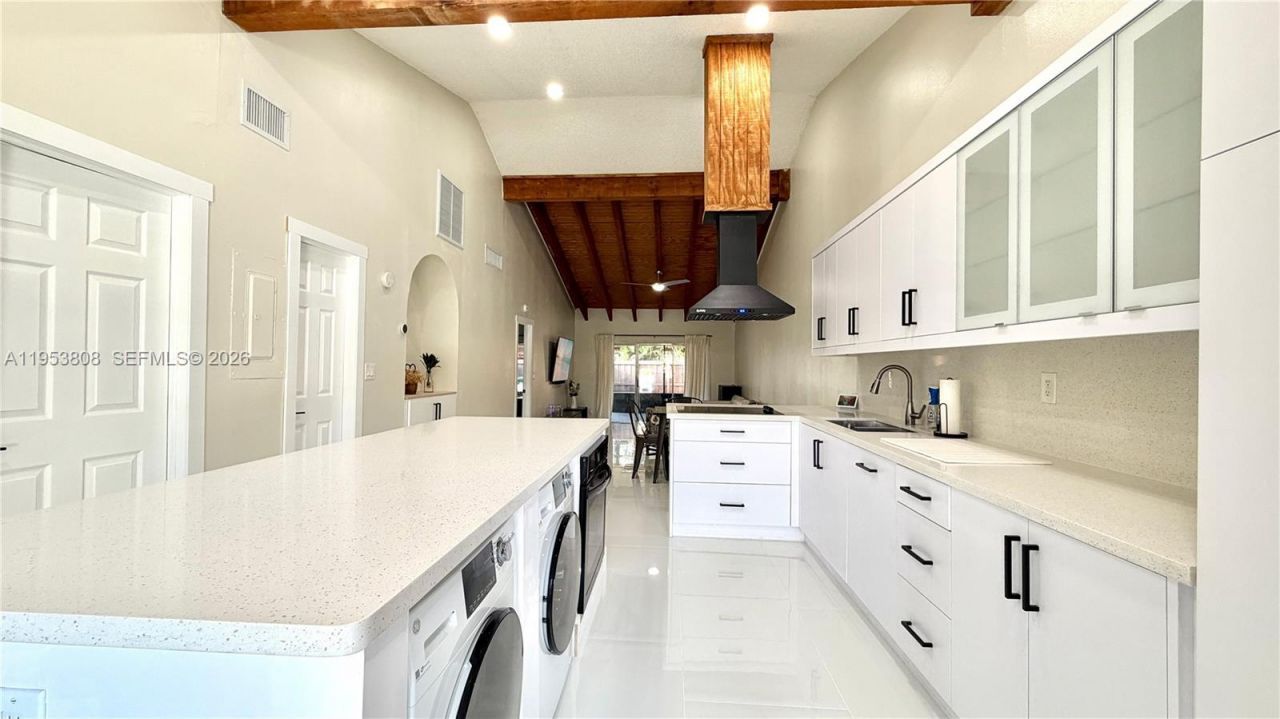 10271 Oleander Ct, Pembroke Pines, FL 33026 Photo