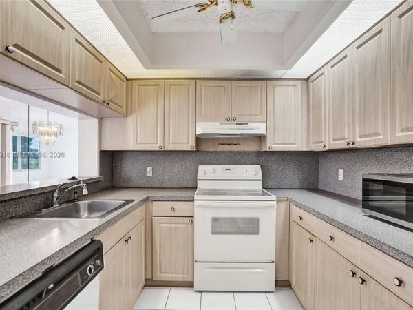 900 SW 128th Ave, Unit 103D, Pembroke Pines, FL 33027