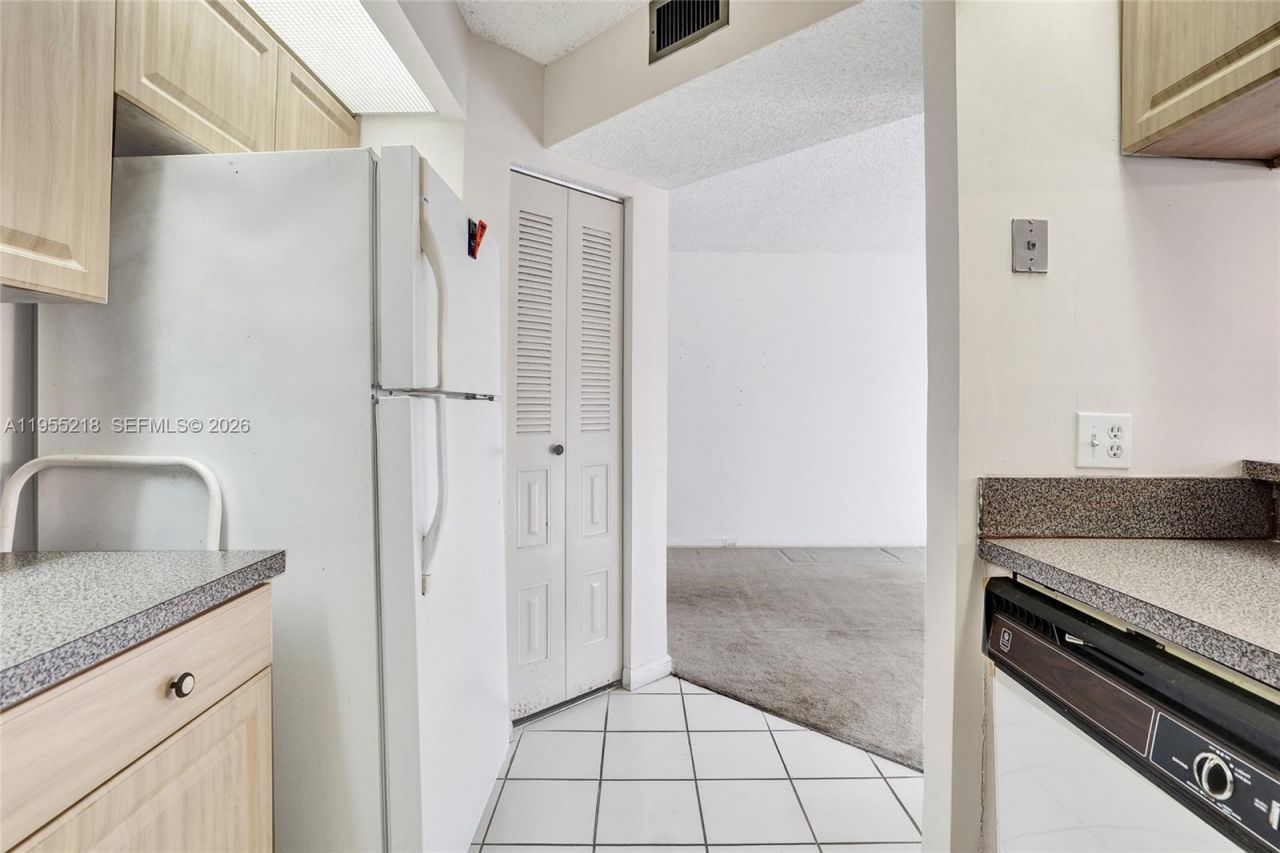 900 SW 128th Ave, Unit 103D, Pembroke Pines, FL 33027 Photo