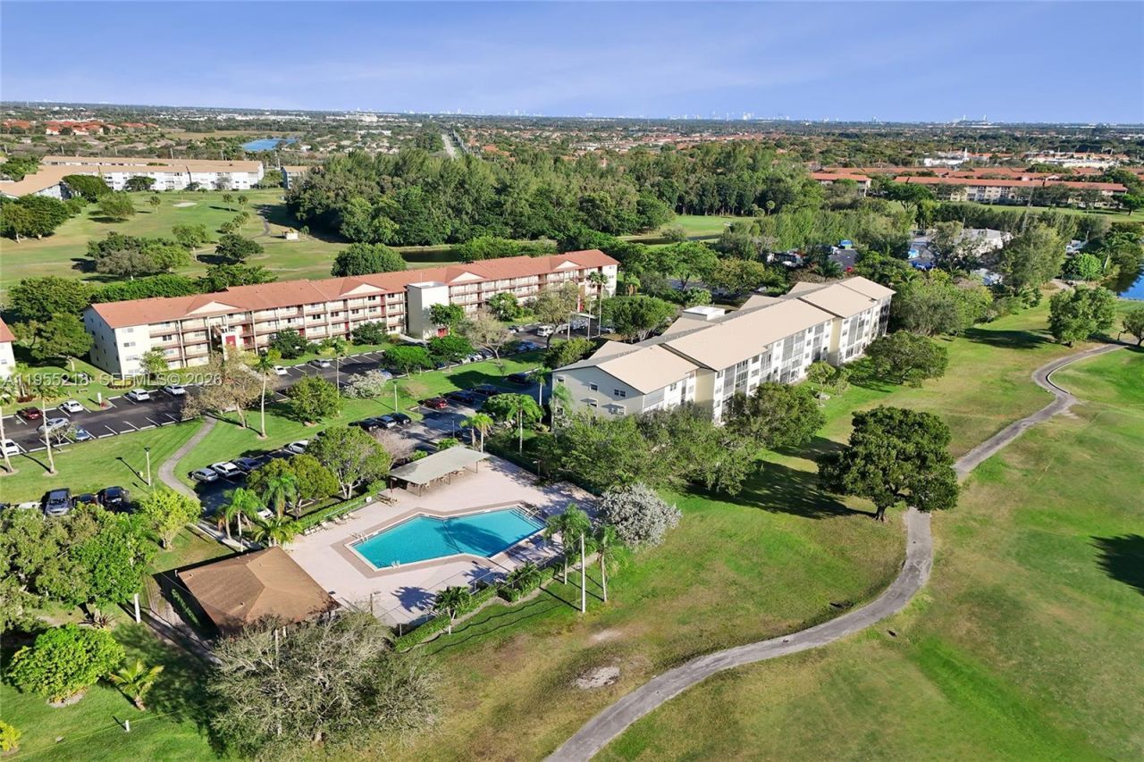 900 SW 128th Ave, Unit 103D, Pembroke Pines, FL 33027 Photo