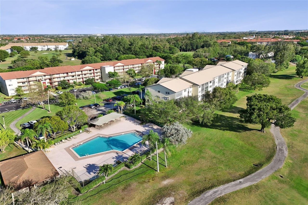 900 SW 128th Ave, Unit 103D, Pembroke Pines, FL 33027 Photo