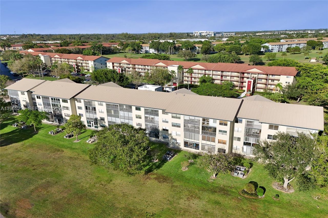 900 SW 128th Ave, Unit 103D, Pembroke Pines, FL 33027 Photo