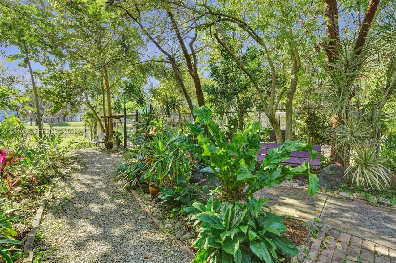 900 SW 128th Ave, Unit 103D, Pembroke Pines, FL 33027 Photo