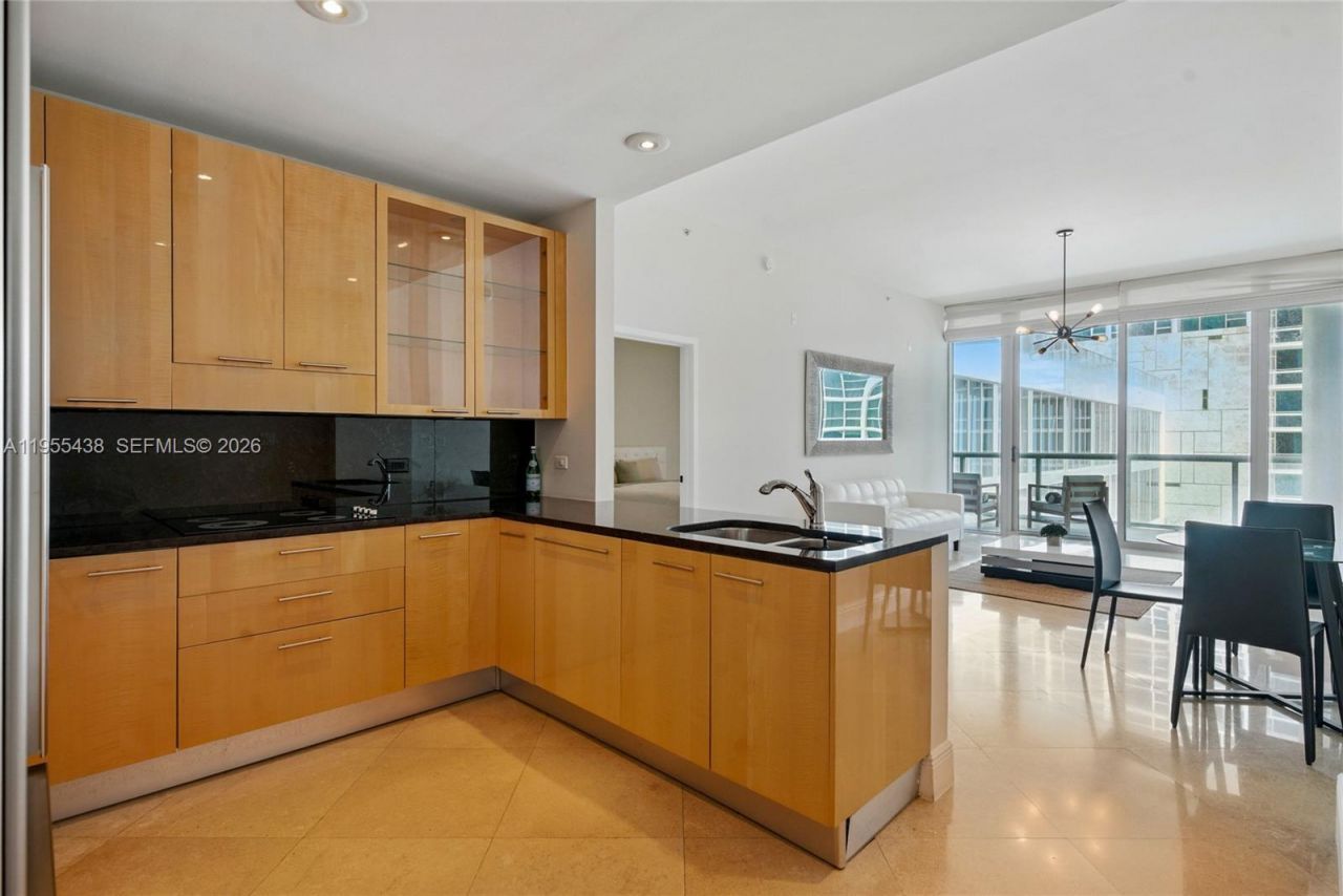 6799 Collins Ave , Unit 401, Miami Beach, FL 33141 Photo