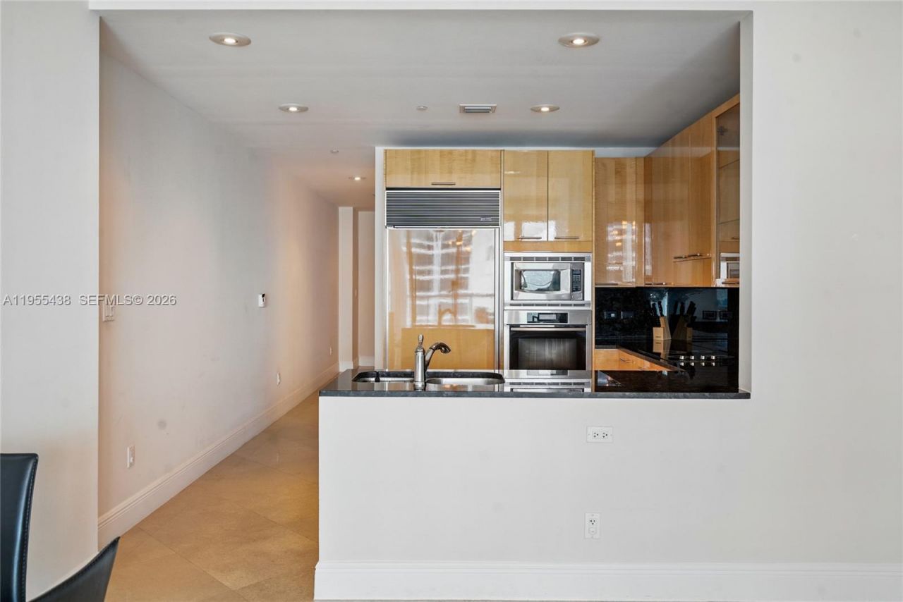 6799 Collins Ave , Unit 401, Miami Beach, FL 33141 Photo