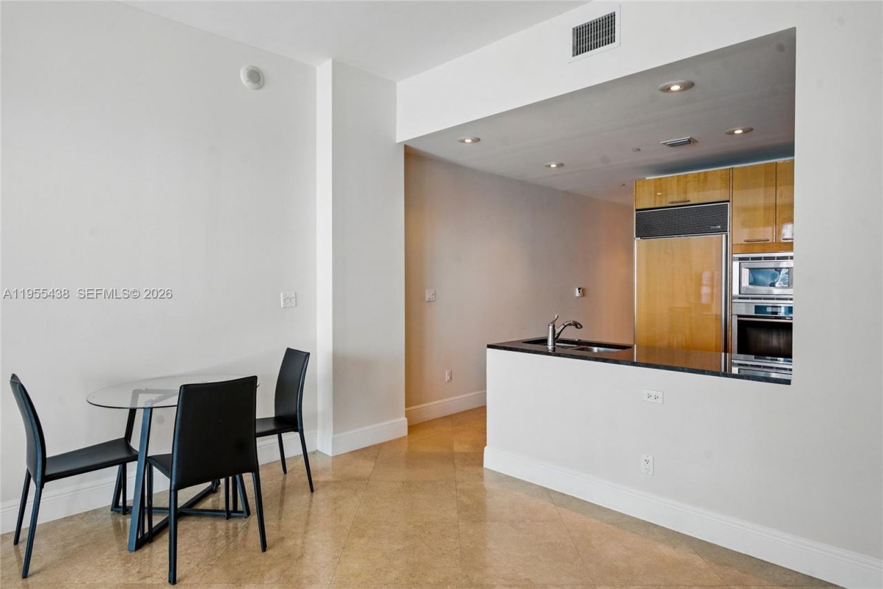 6799 Collins Ave , Unit 401, Miami Beach, FL 33141 Photo