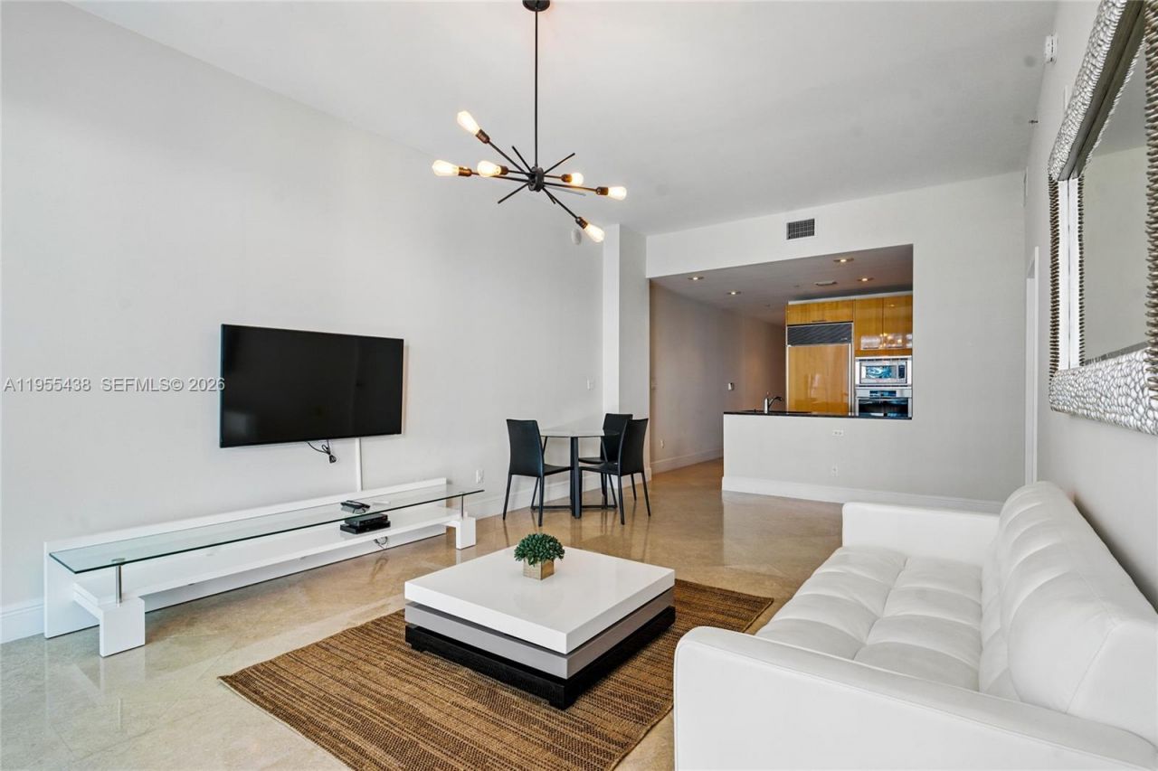 6799 Collins Ave , Unit 401, Miami Beach, FL 33141 Photo