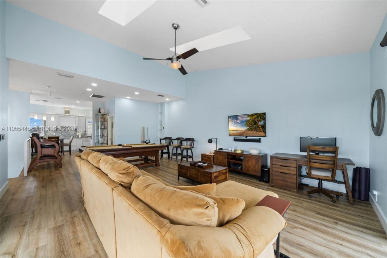 311 N Surf Rd, Hollywood, FL 33019 Photo