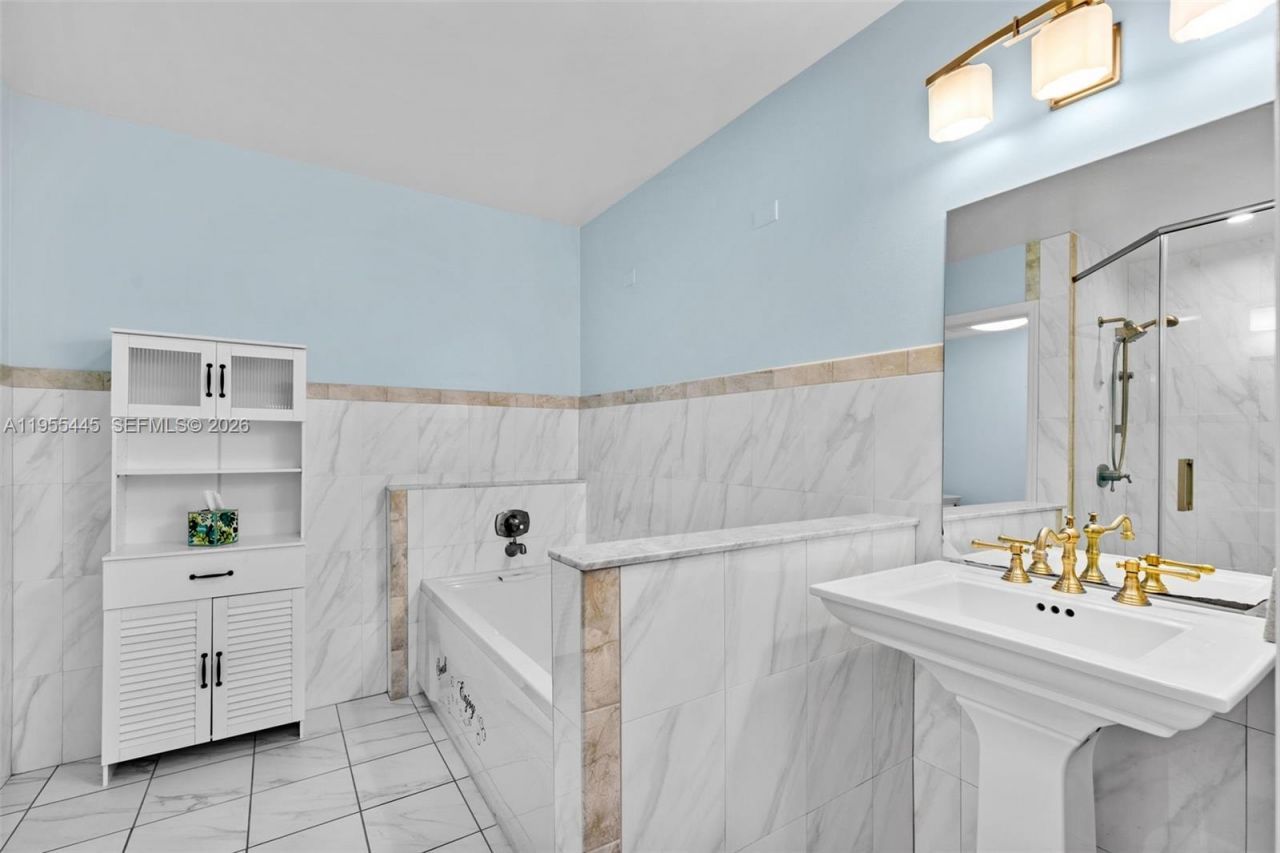 311 N Surf Rd, Hollywood, FL 33019 Photo