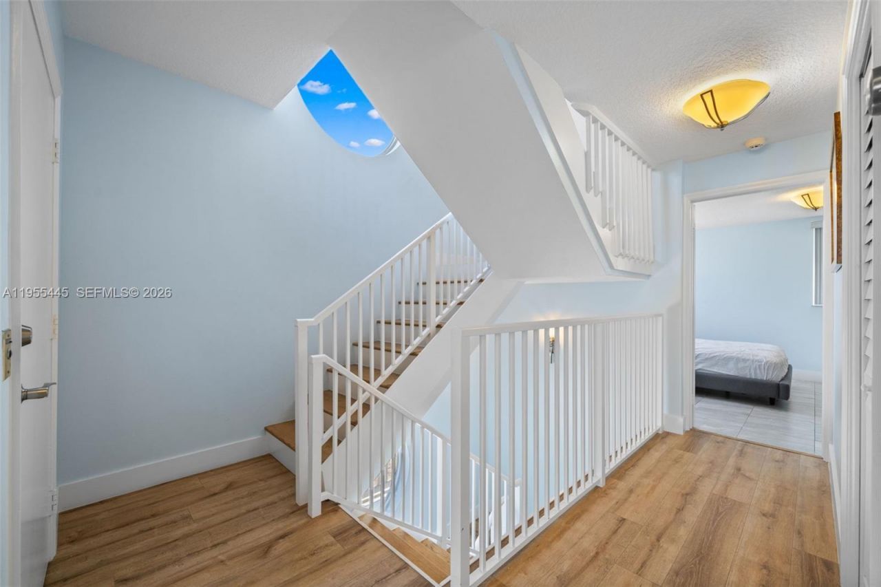 311 N Surf Rd, Hollywood, FL 33019 Photo