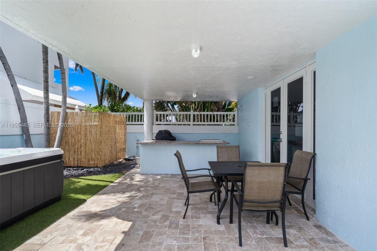 311 N Surf Rd, Hollywood, FL 33019 Photo