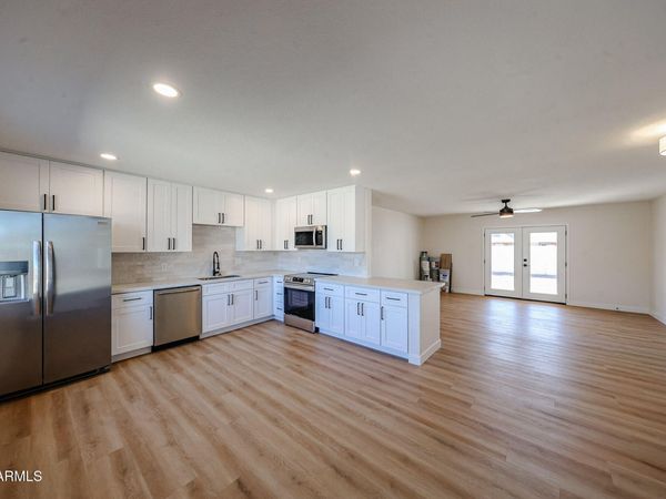 3337 W OCOTILLO Road, Phoenix, AZ 85017