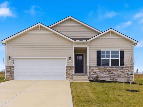 19570 W 202nd Terrace, Spring Hill, KS 66083
