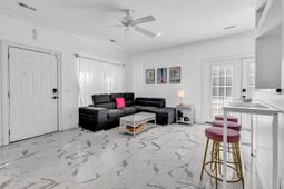 404 8th Ave. S photo 4