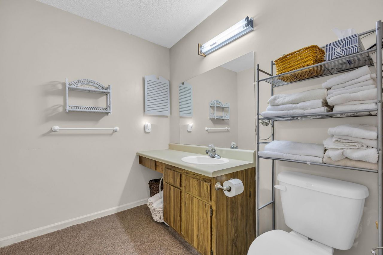 6612 Wintergreen Point Photo 16