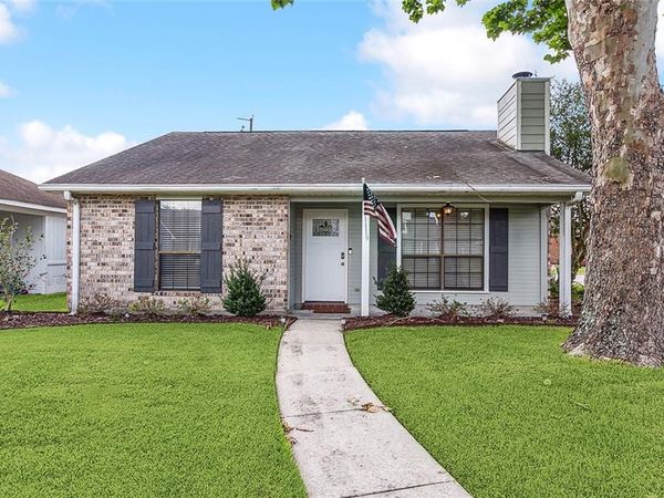 759 FOUNTAIN VIEW Drive, Baton Rouge, LA 70820