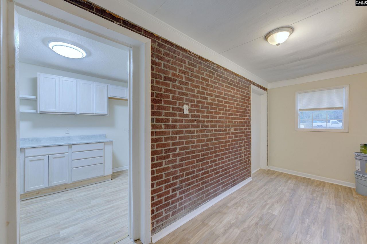 5525 Randall Avenue Photo 9