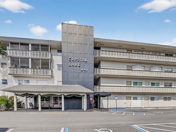 941 Crystal Lake Drive, Unit 311, Deerfield Beach, FL 33064