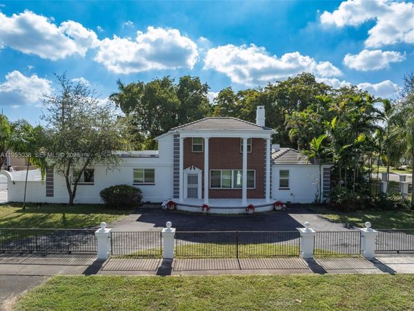 520 Morningside Dr, Miami Springs, FL 33166