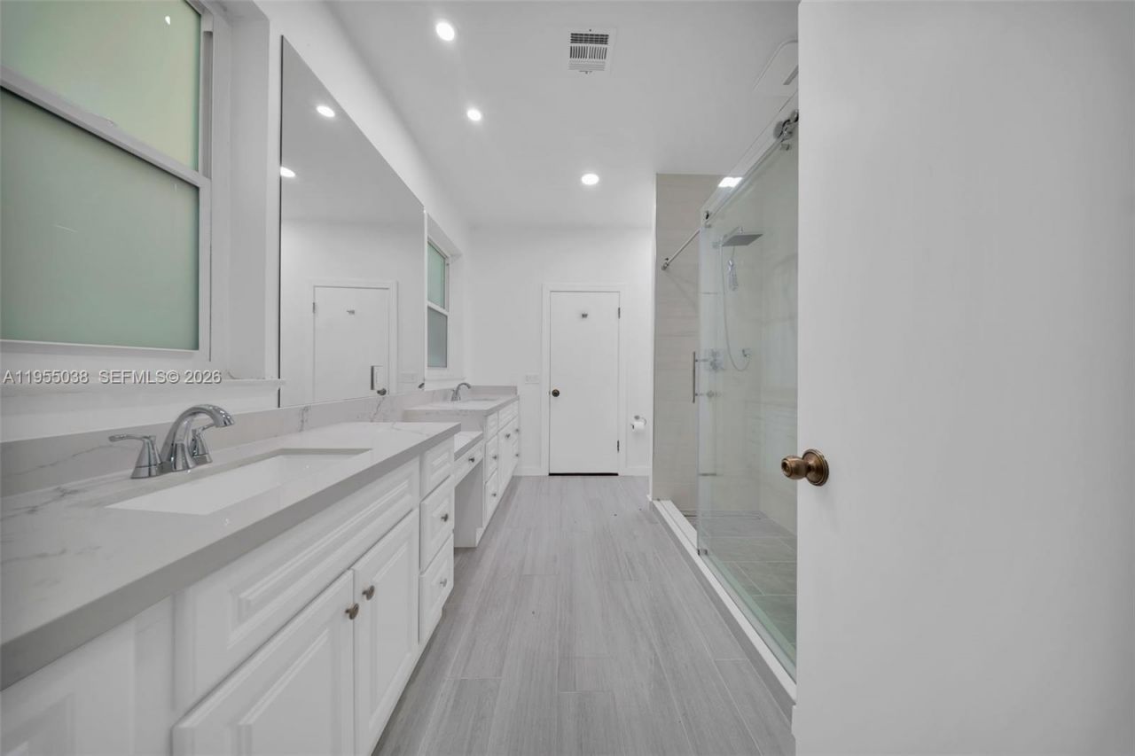 520 Morningside Dr, Miami Springs, FL 33166 Photo