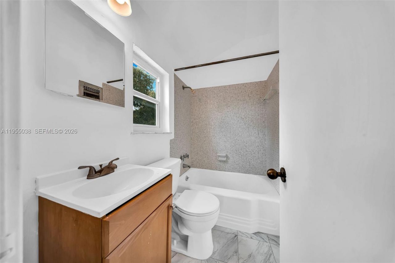 520 Morningside Dr, Miami Springs, FL 33166 Photo