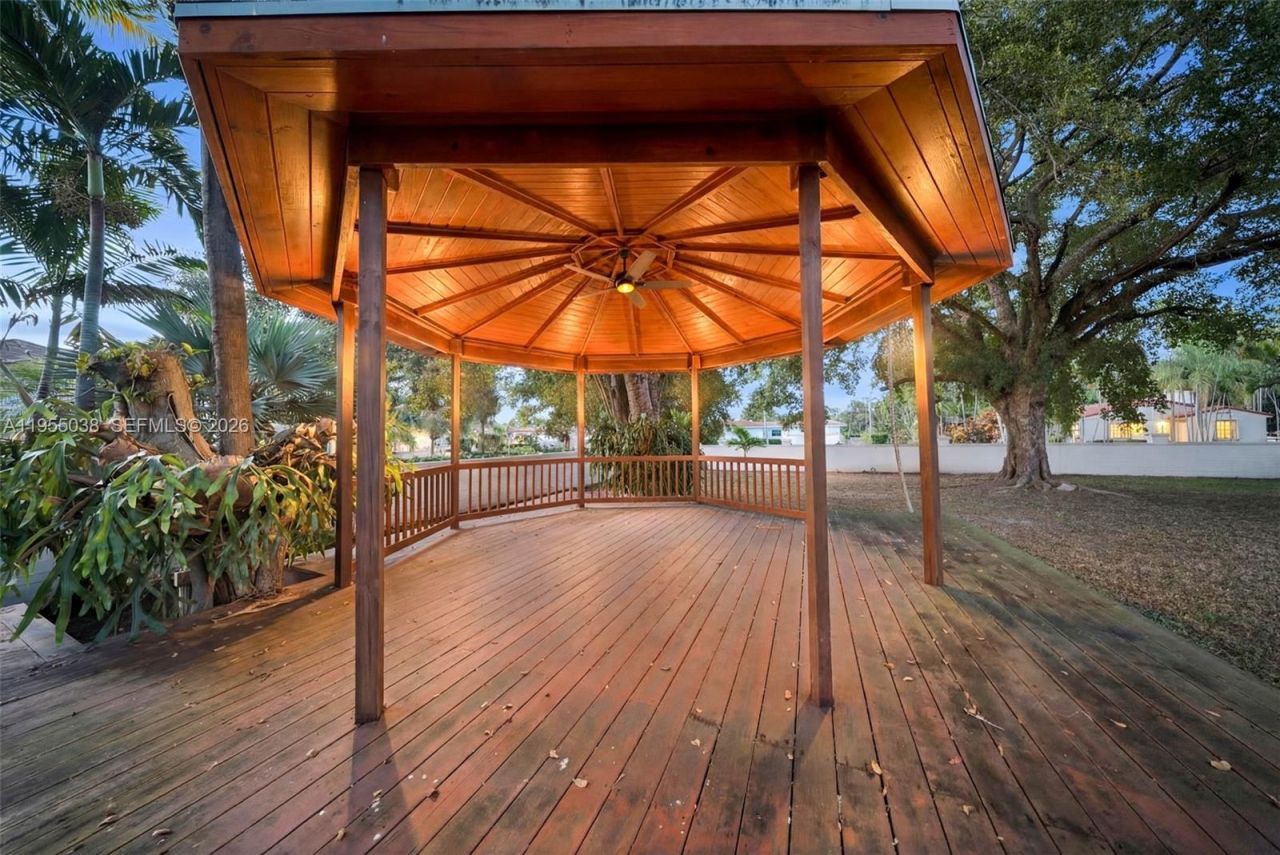 520 Morningside Dr, Miami Springs, FL 33166 Photo