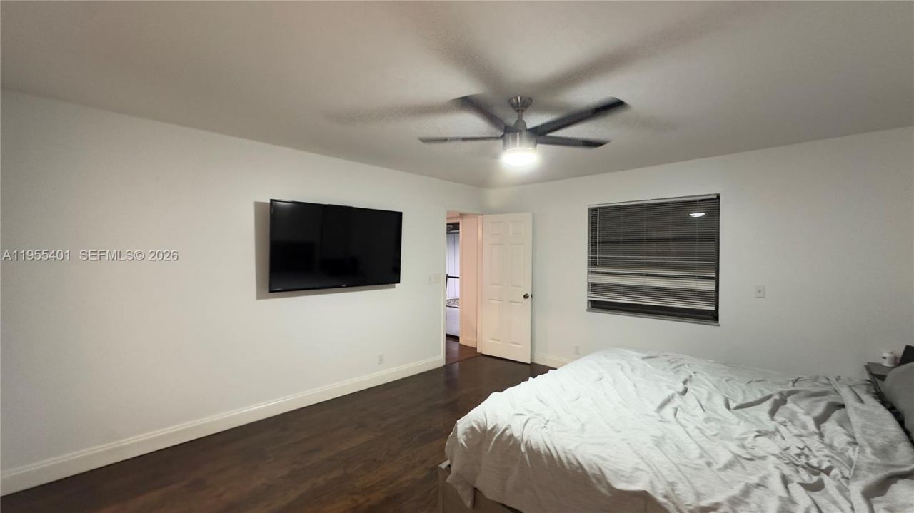 323 W Canterbury Dr W , Riviera Beach, FL 33407 Photo