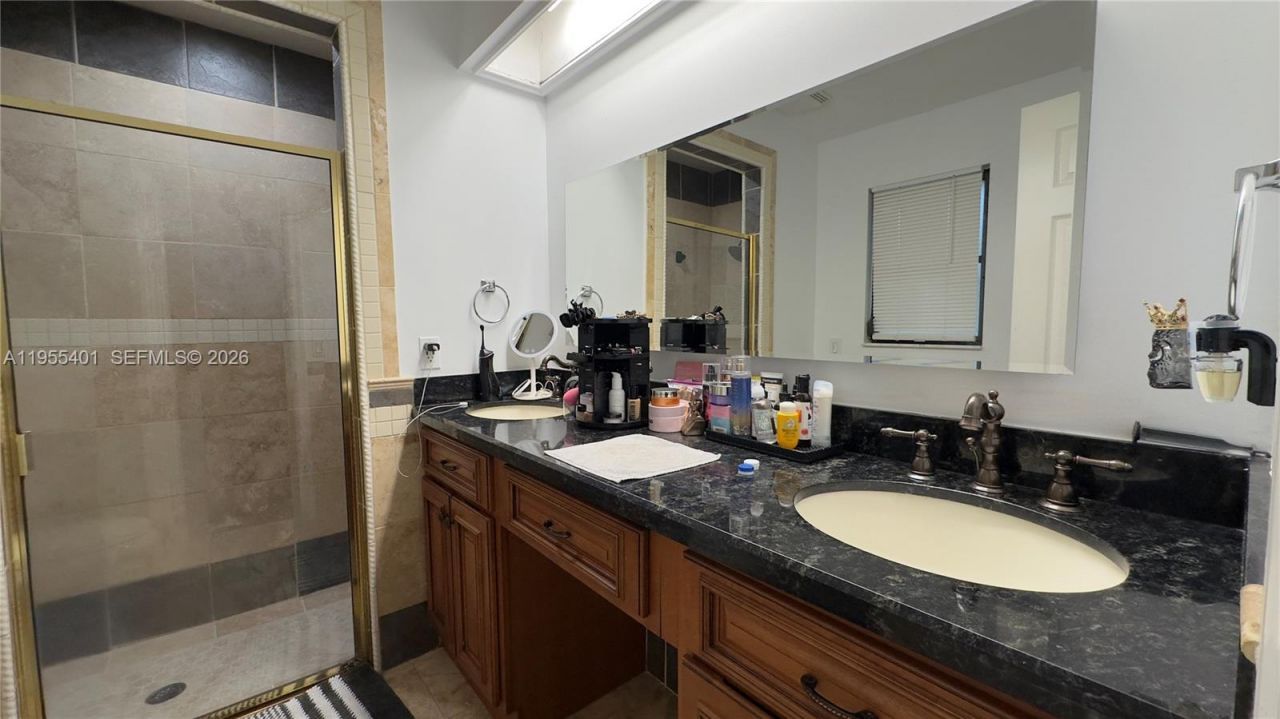 323 W Canterbury Dr W , Riviera Beach, FL 33407 Photo