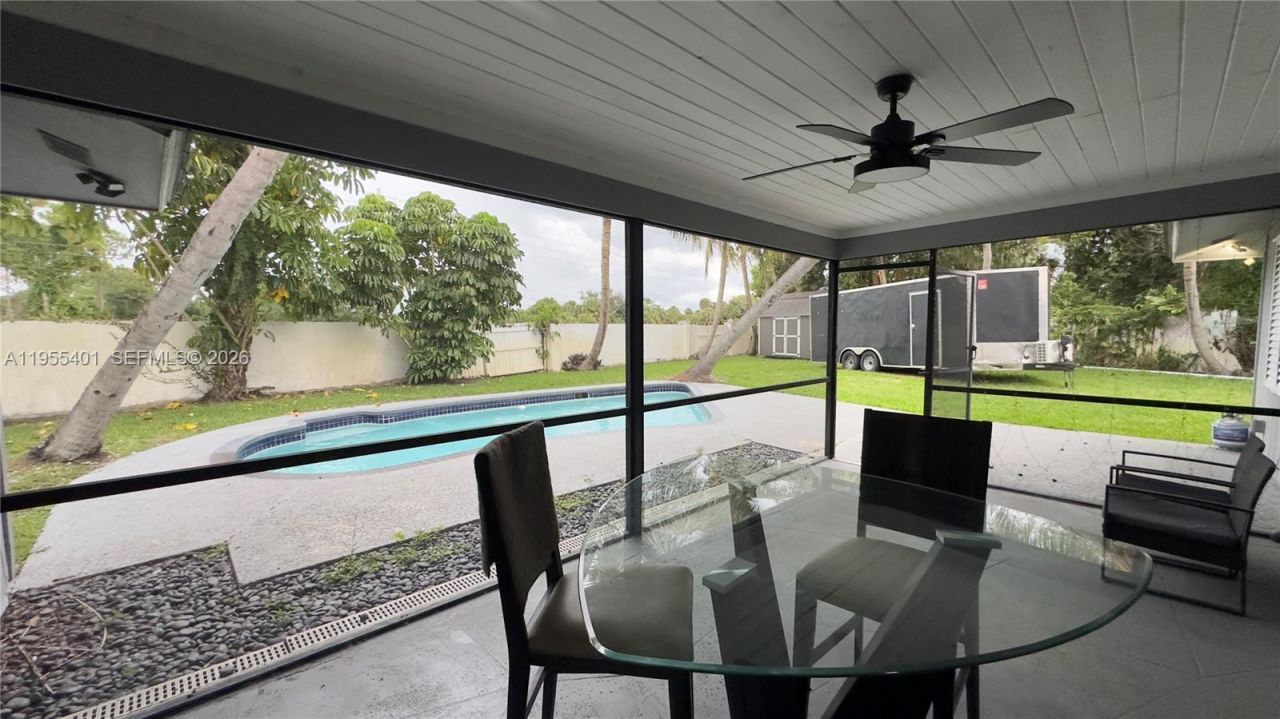 323 W Canterbury Dr W , Riviera Beach, FL 33407 Photo