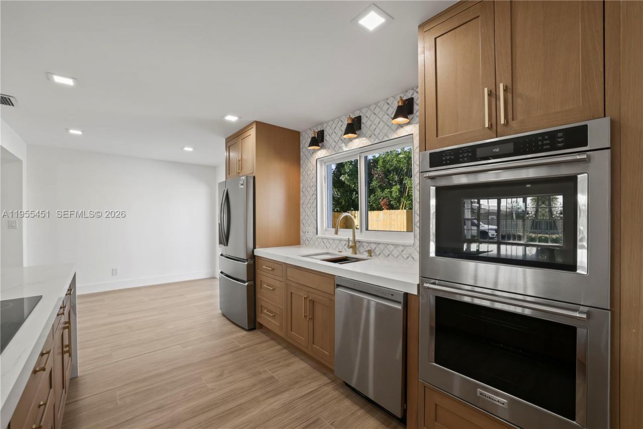 5641 NE 21st Ave, Fort Lauderdale, FL 33308 Photo