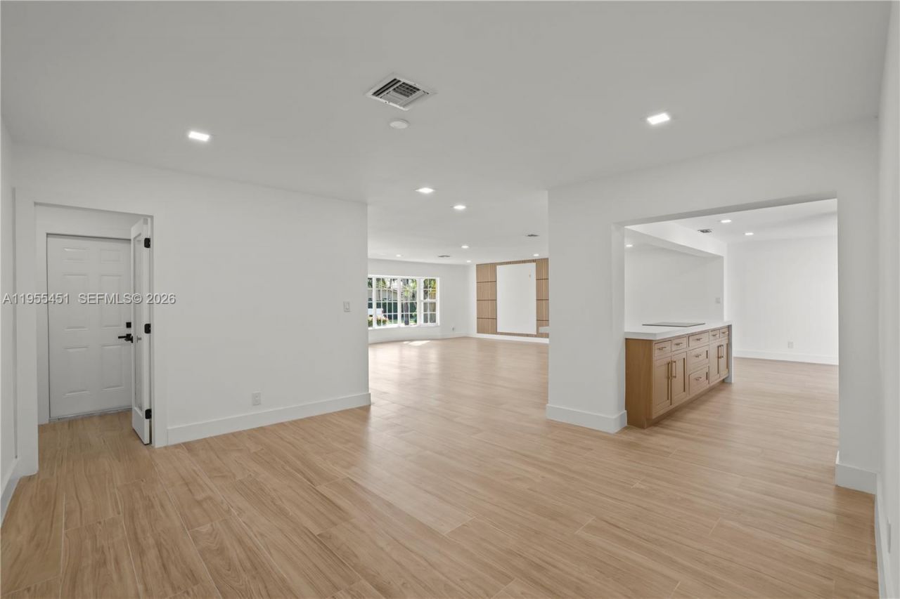 5641 NE 21st Ave, Fort Lauderdale, FL 33308 Photo