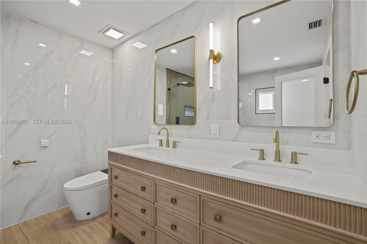 5641 NE 21st Ave, Fort Lauderdale, FL 33308 Photo