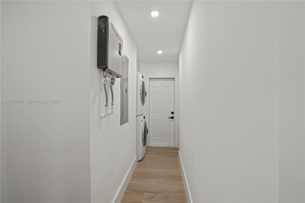 5641 NE 21st Ave, Fort Lauderdale, FL 33308 Photo