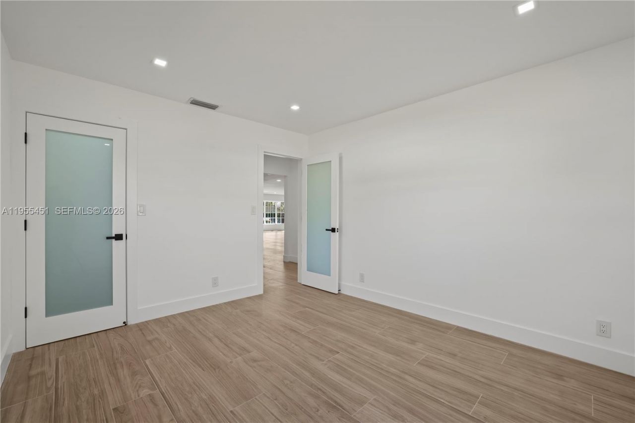 5641 NE 21st Ave, Fort Lauderdale, FL 33308 Photo