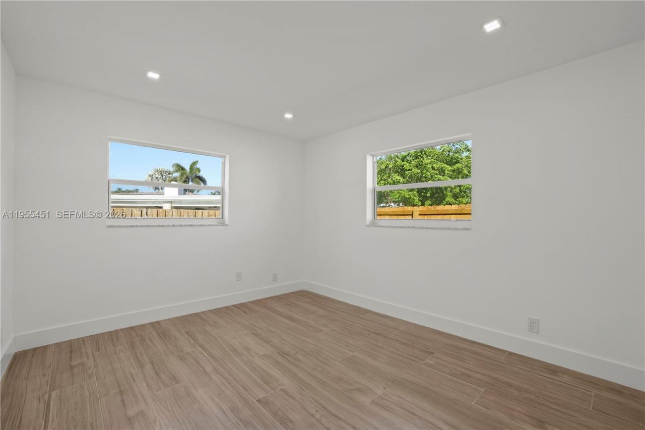 5641 NE 21st Ave, Fort Lauderdale, FL 33308 Photo