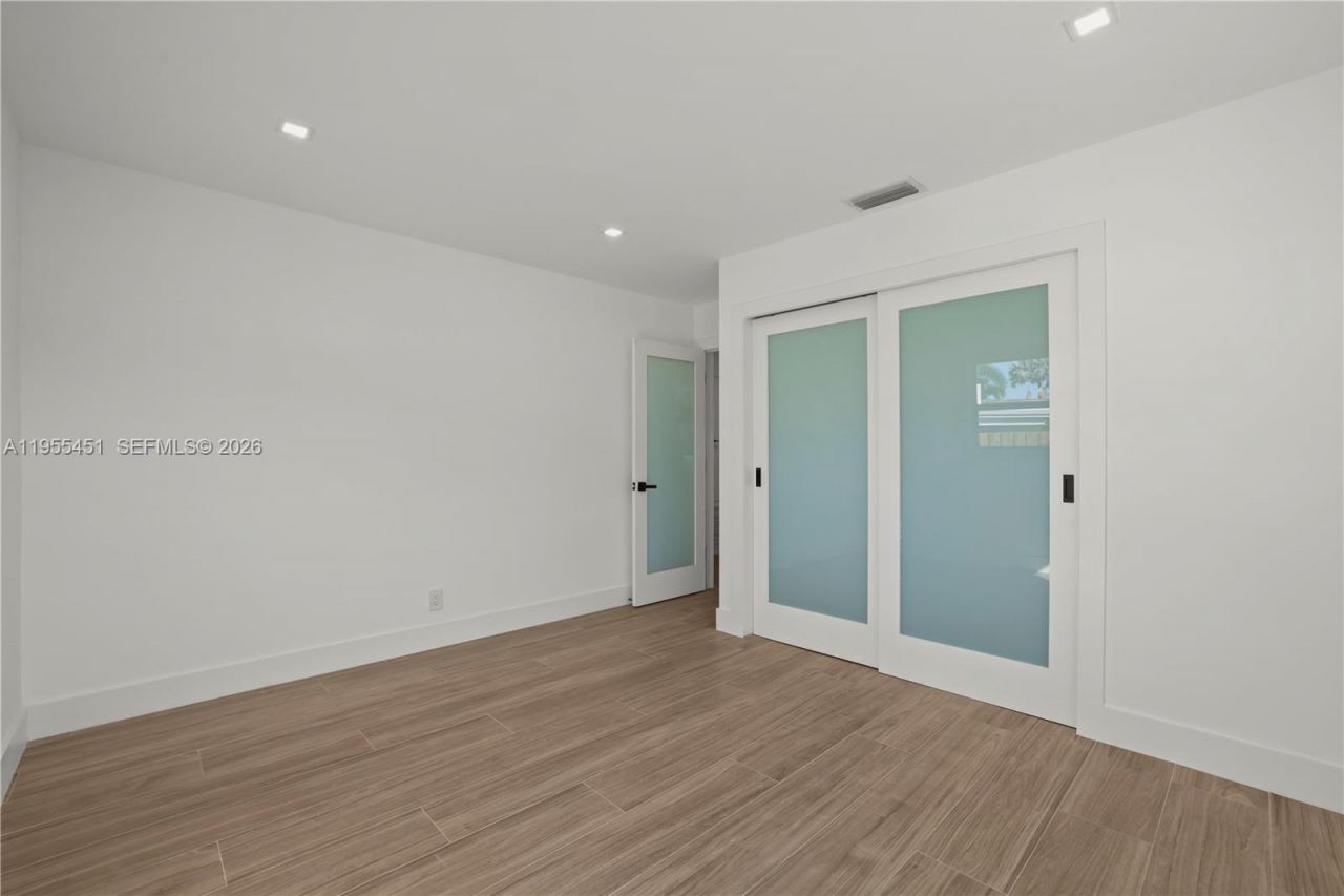 5641 NE 21st Ave, Fort Lauderdale, FL 33308 Photo