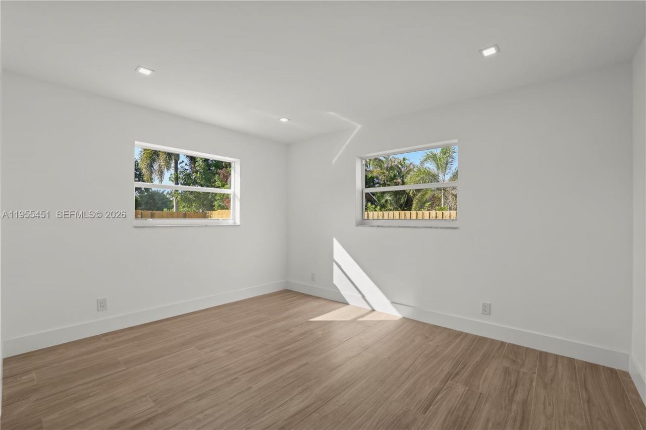 5641 NE 21st Ave, Fort Lauderdale, FL 33308 Photo