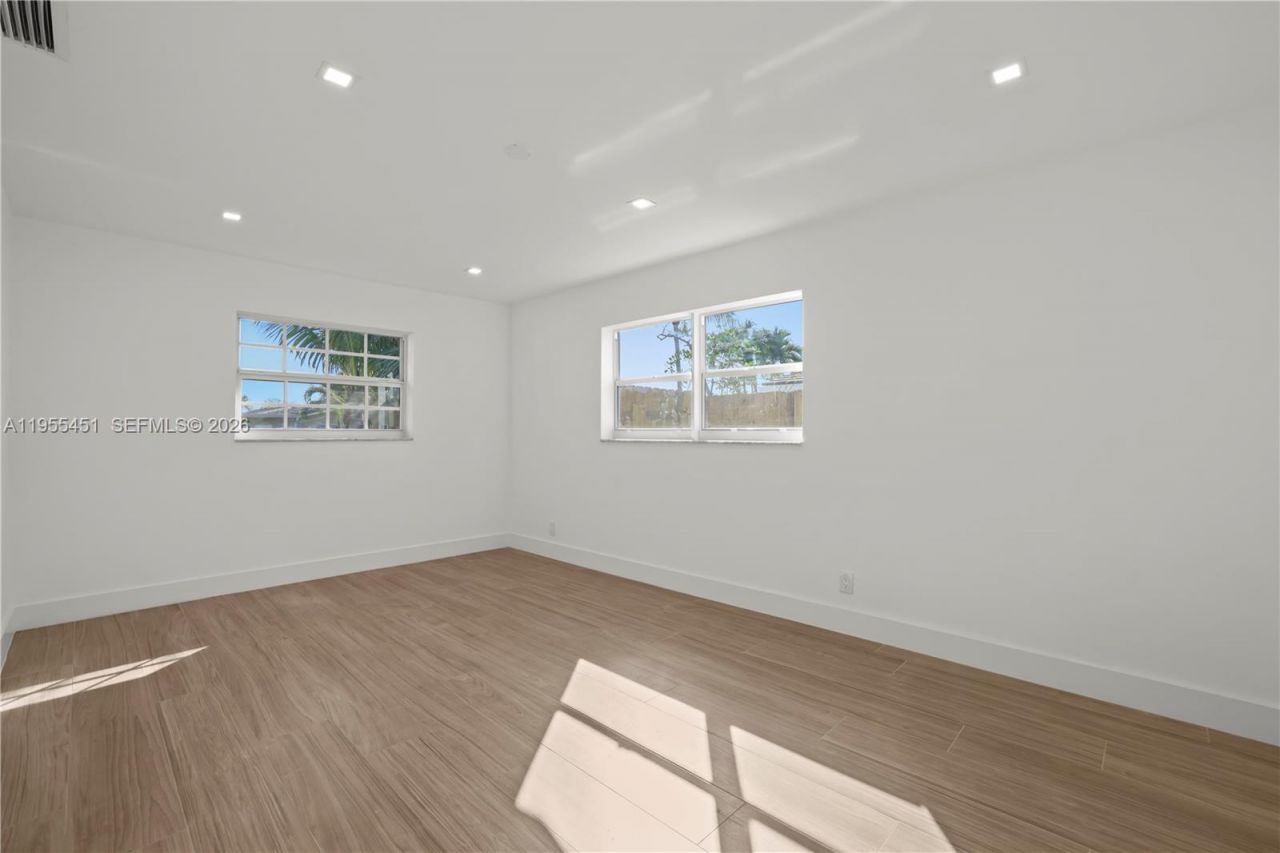 5641 NE 21st Ave, Fort Lauderdale, FL 33308 Photo