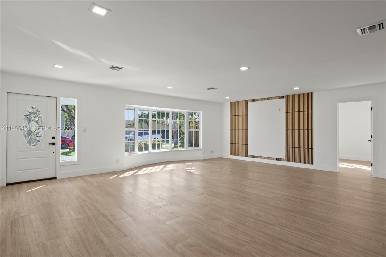 5641 NE 21st Ave, Fort Lauderdale, FL 33308 Photo