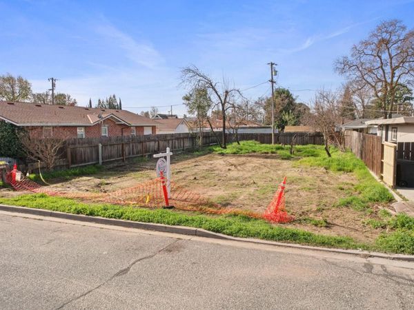 110 Blankenship Ave, Oakdale, CA 95361