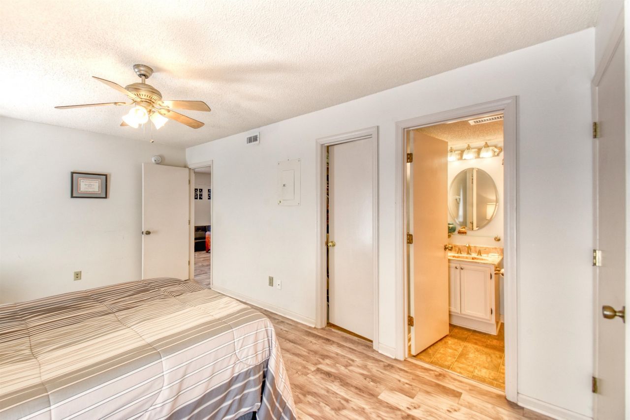 422 Tree Top Ct. Photo 21