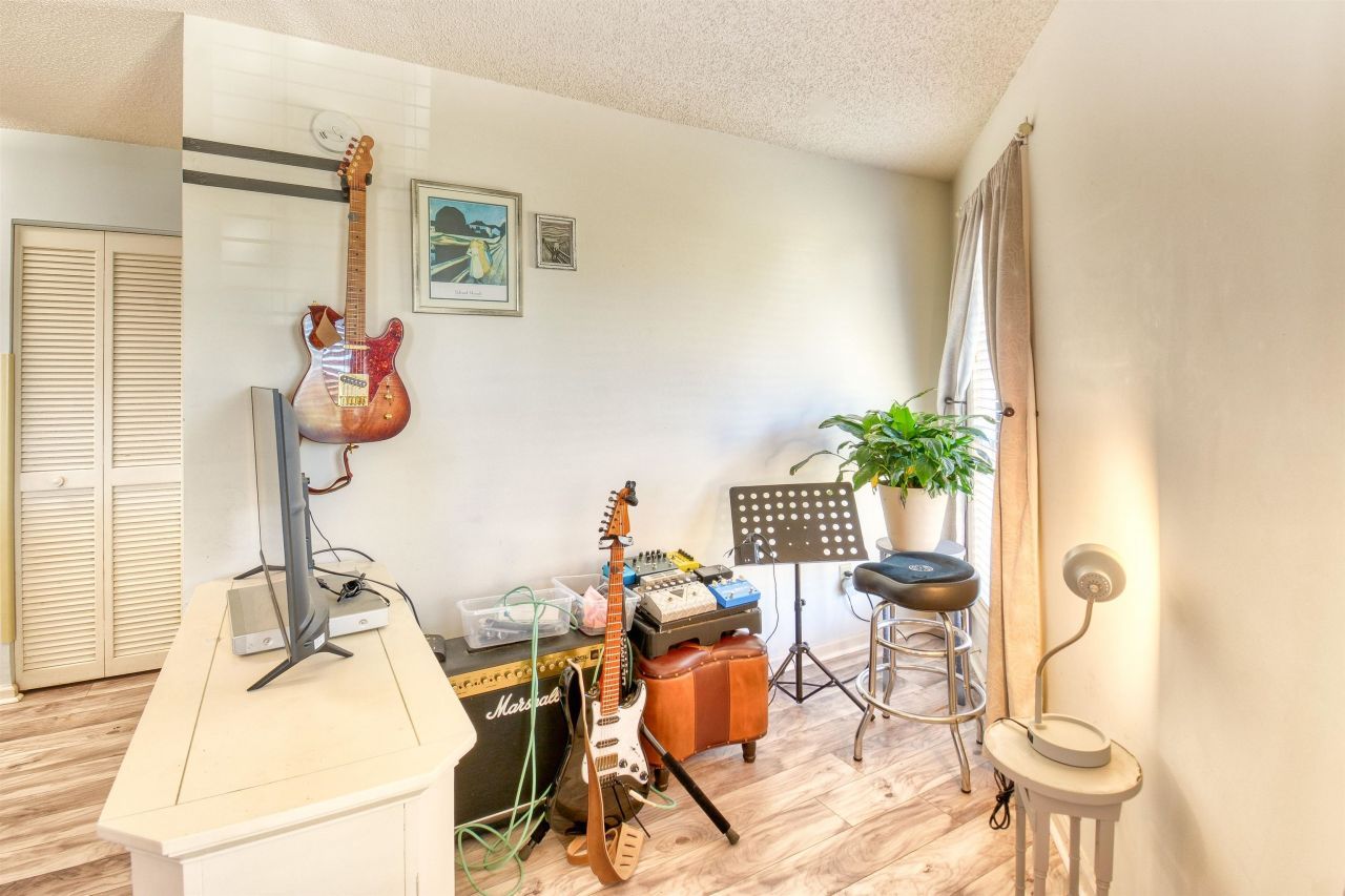 422 Tree Top Ct. Photo 9